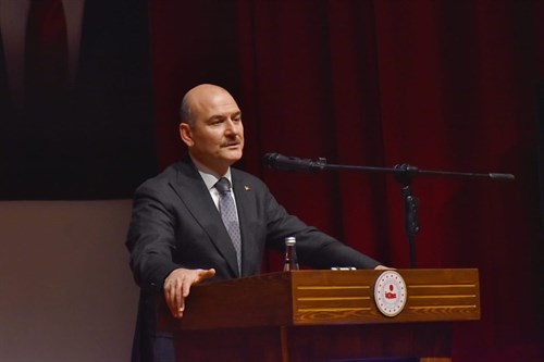 El Ministro del Interior, Süleyman SOYLU, compartió sus experiencias en las conferencias tradicionales de los miércoles de la AGG