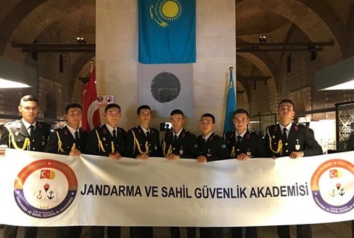 Los estudiantes de La Facultad de La Academia de Gendarmeria y Guardacostas estaban en el Museo de Civilizaciones de Anatolia